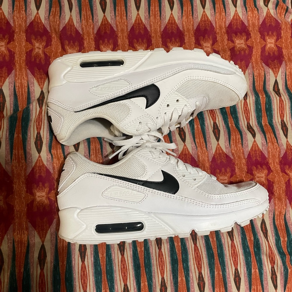 White Nike Airmax